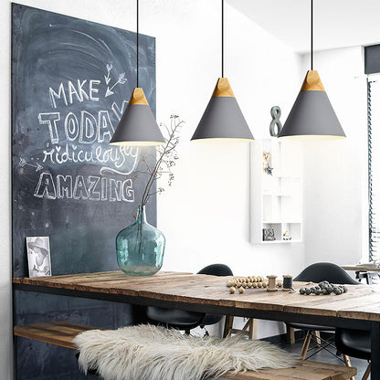 Ovia – Skandynawska Lampa Wisząca z Drewna i Aluminium, minimalistyczny design