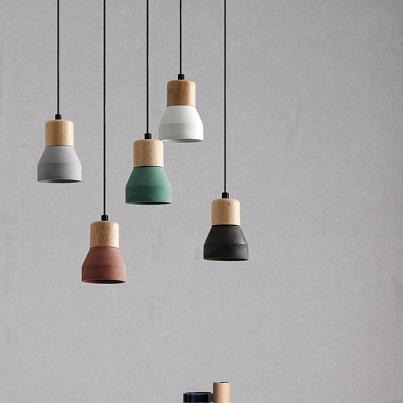 Nowoczesna Lampa Wisząca z Cementu i Drewna o Industrialnym Designie