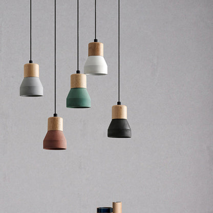 Nowoczesna Lampa Wisząca z Cementu i Drewna o Industrialnym Designie