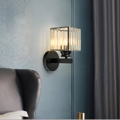 Luca – Lampa Ścienna ze Szklanym Kloszem i Matową Czarną Podstawą