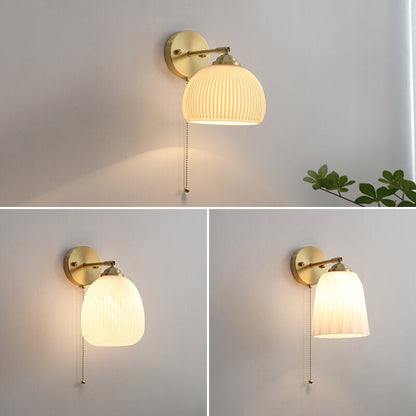 Nowoczesna lampa ścienna ze szkła i mosiądzu w zimowym stylu