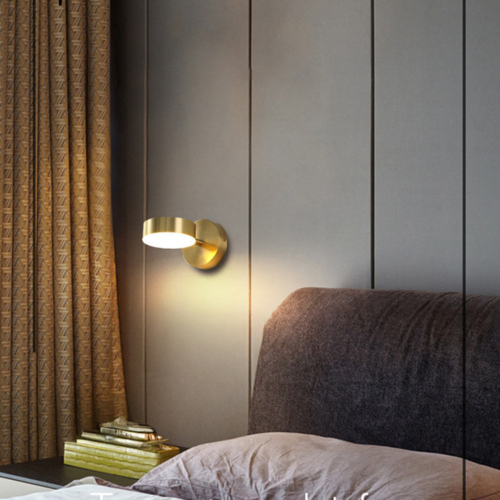 Skära – Minimalistyczna Lampa Ścienna z Wbudowanym LED i Złotym Wykończeniem