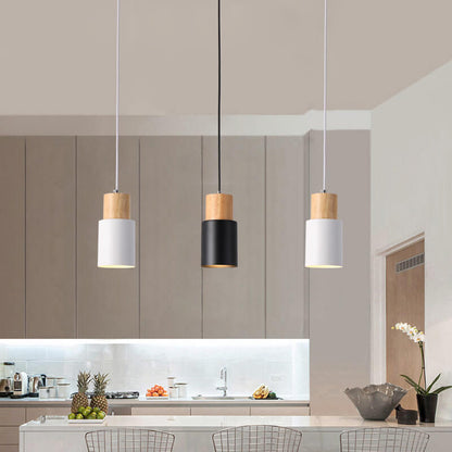 Nowoczesna lampa wisząca z metalu i drewna w kolorowym designie