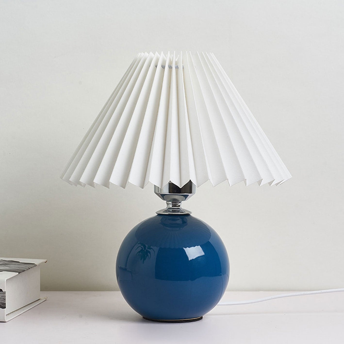 Nowoczesna ceramiczna lampa stołowa z tkaninowym abażurem – dostępna w wielu kolorach