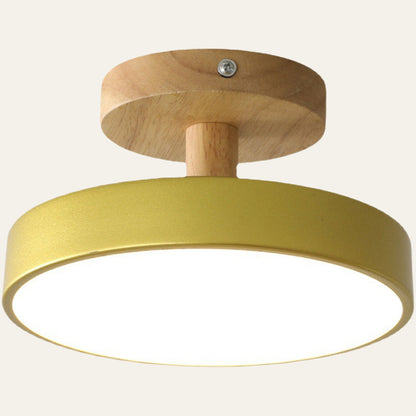 Skandynawska Lampa Sufitowa z Drewnianą Bazą – Subtelny Pastelowy Design