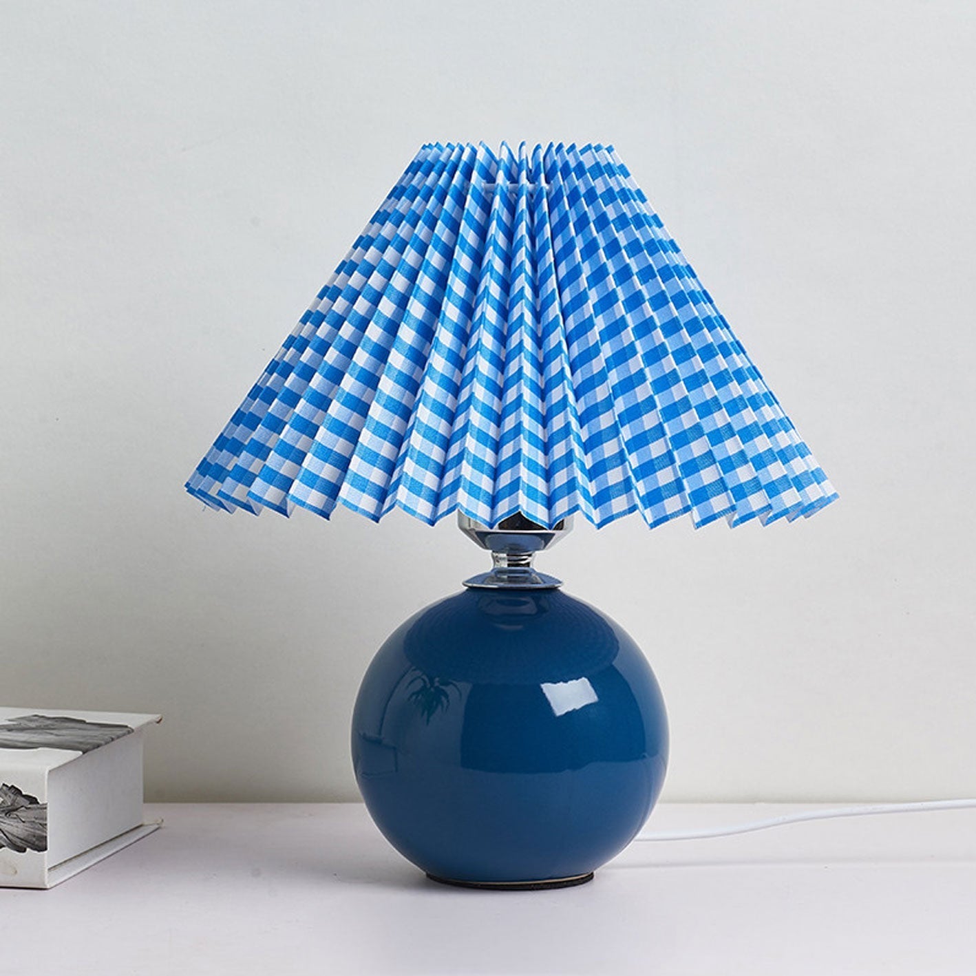 Nowoczesna ceramiczna lampa stołowa z tkaninowym abażurem – dostępna w wielu kolorach