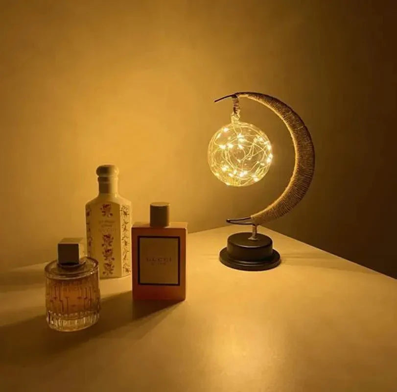 Elegancka Klimatyczna Lampa Stołowa LED ze Szkła w Kształcie Księżyca z Ciepłym Światłem
