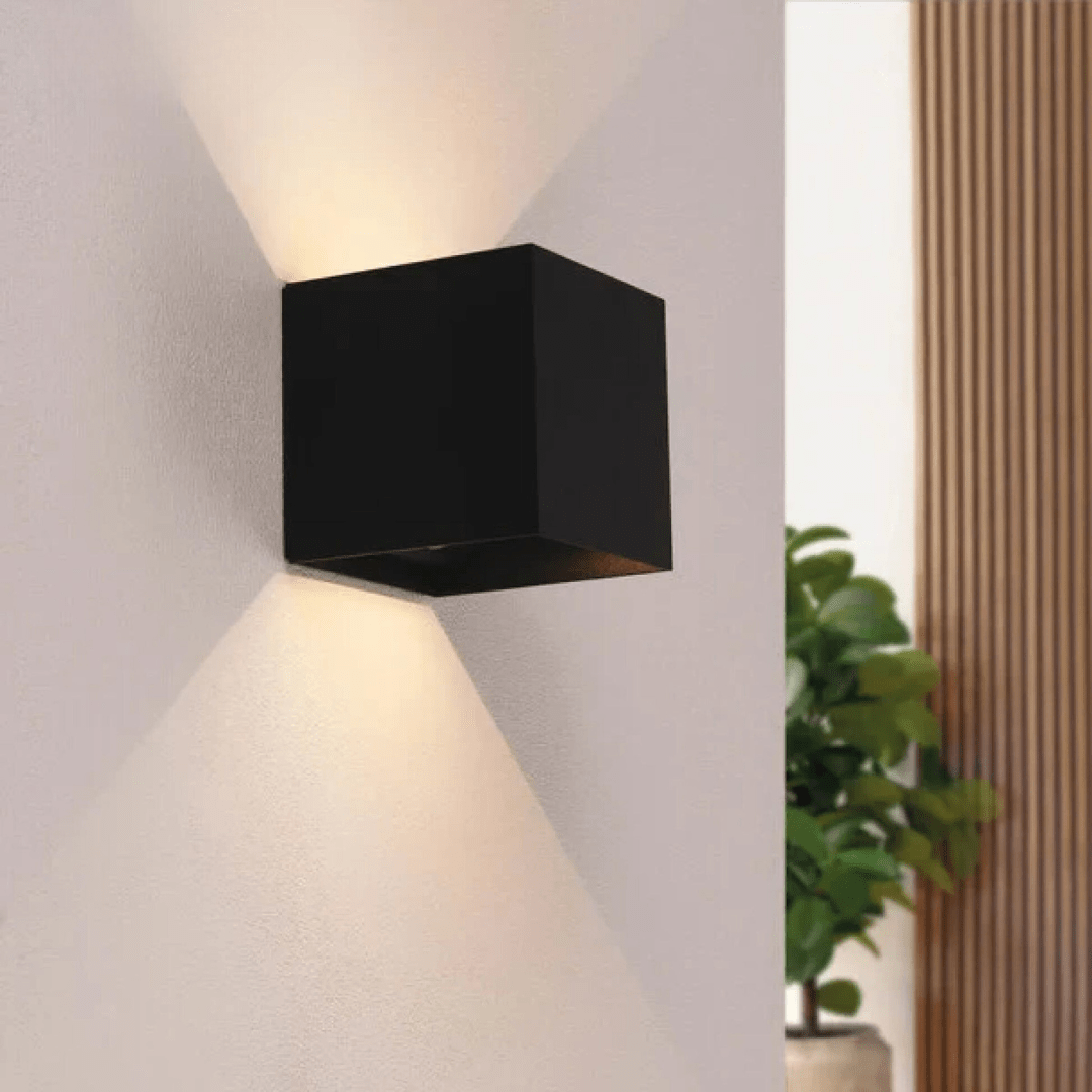 Kabo – Designerska Lampa Ścienna z Czujnikiem Ruchu i Minimalistycznym Projektem