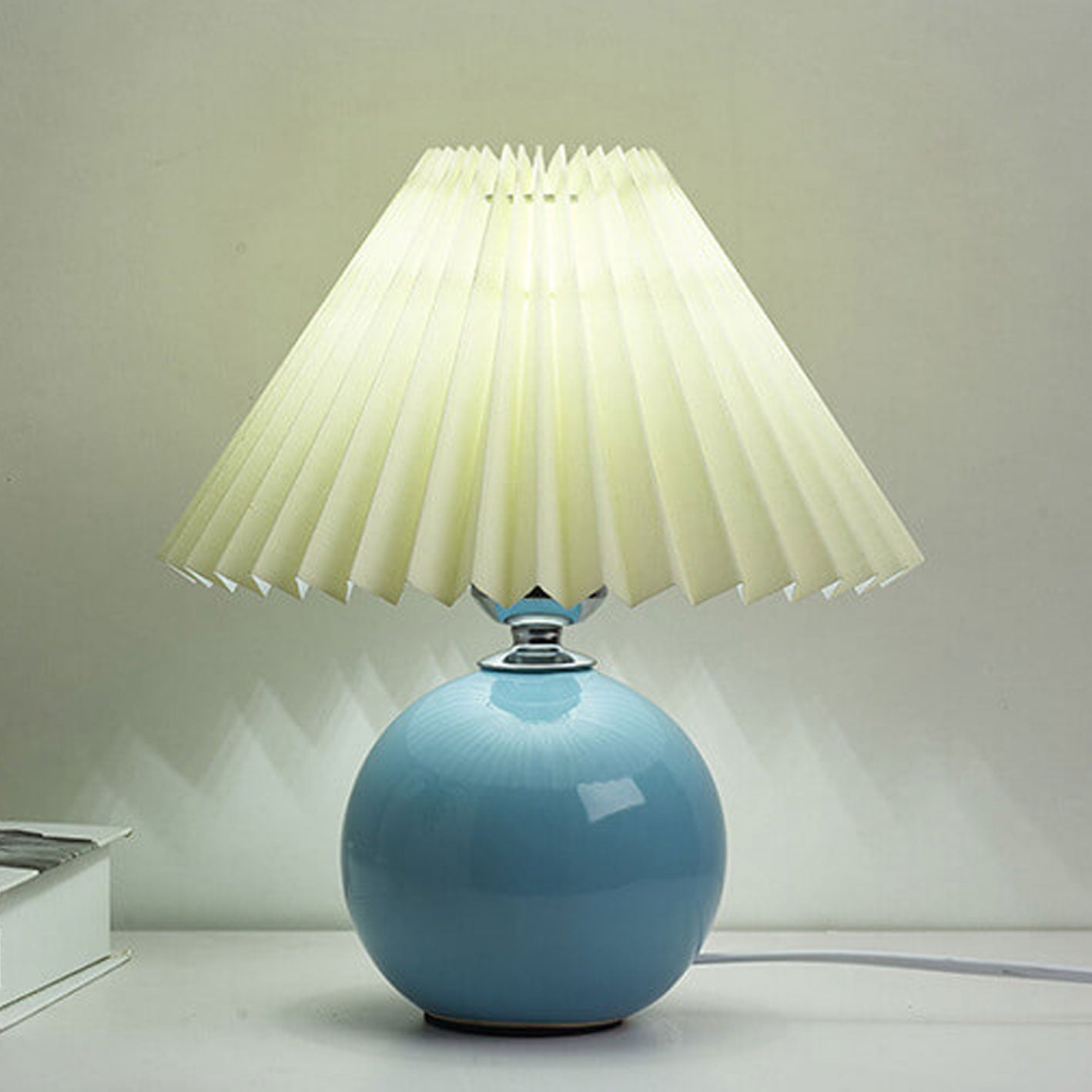 Nowoczesna ceramiczna lampa stołowa z tkaninowym abażurem – dostępna w wielu kolorach