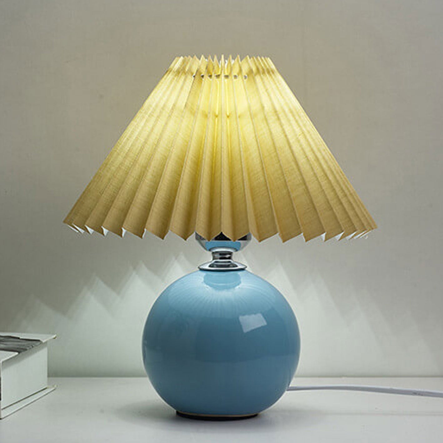 Nowoczesna ceramiczna lampa stołowa z tkaninowym abażurem – dostępna w wielu kolorach