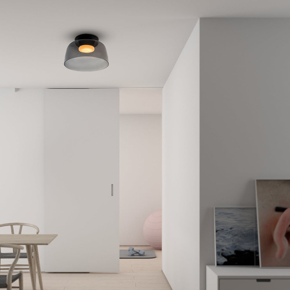 Nowoczesna, designerska lampa sufitowa ze szkła – stylowy akcent do każdego wnętrza