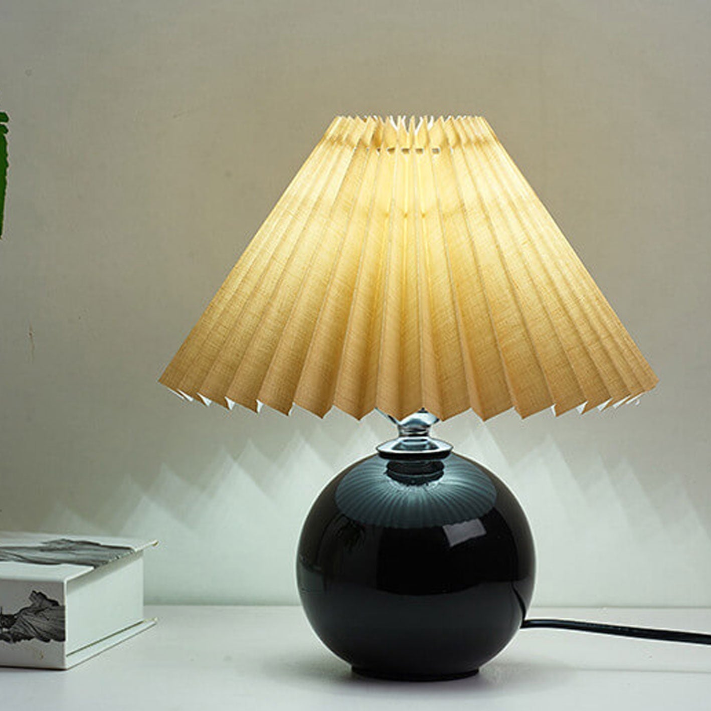 Nowoczesna ceramiczna lampa stołowa z tkaninowym abażurem – dostępna w wielu kolorach