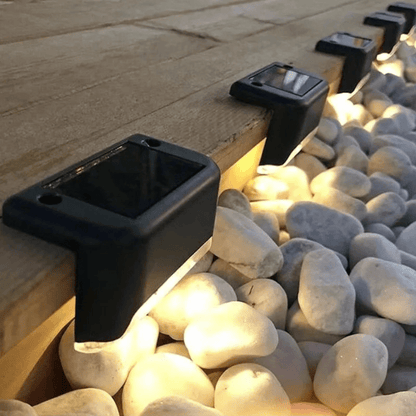 Sola – Komplet 4 Solarnych Lamp Zewnętrznych z Automatycznym Czujnikiem i Wodoodpornością IP65