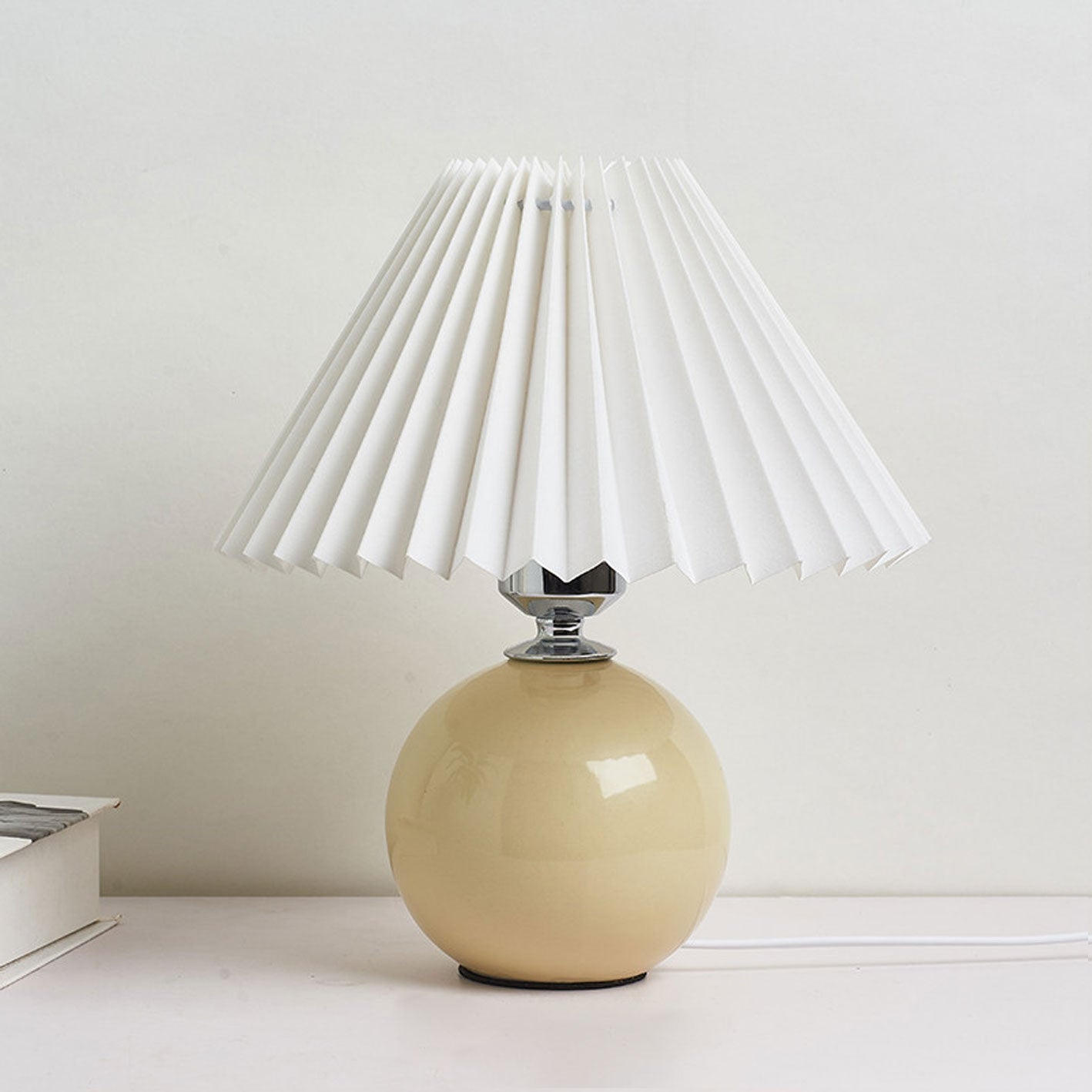 Nowoczesna ceramiczna lampa stołowa z tkaninowym abażurem – dostępna w wielu kolorach