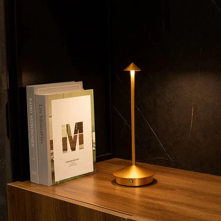 Skandynawska Minimalistyczna Lampa Stołowa z Ściemnialnym LED i Bezprzewodowym Designem