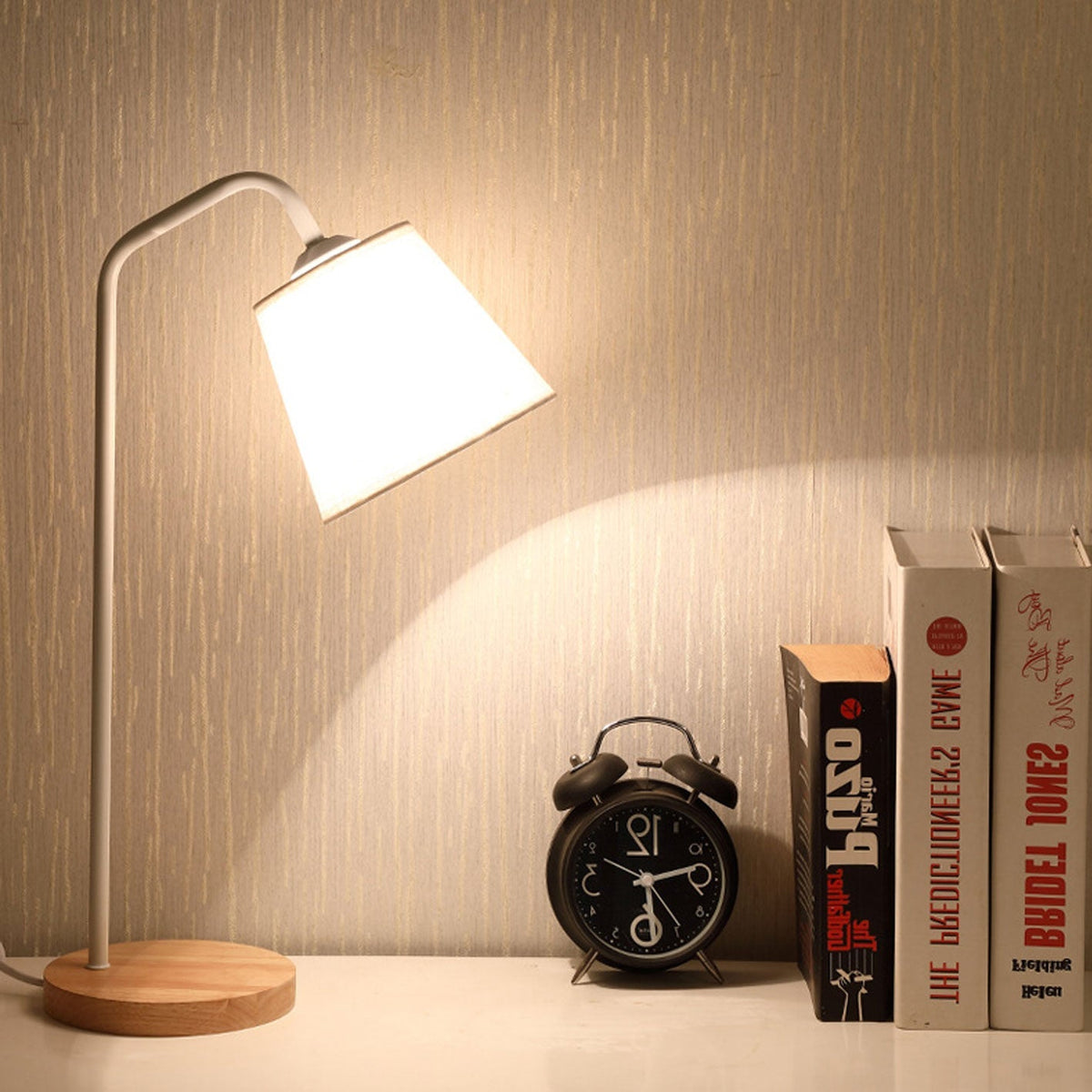 Nowoczesna lampa stołowa z lnu, metalu i drewna – wbudowany LED z USB/wtyczką