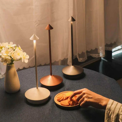 Skandynawska Minimalistyczna Lampa Stołowa z Ściemnialnym LED i Bezprzewodowym Designem