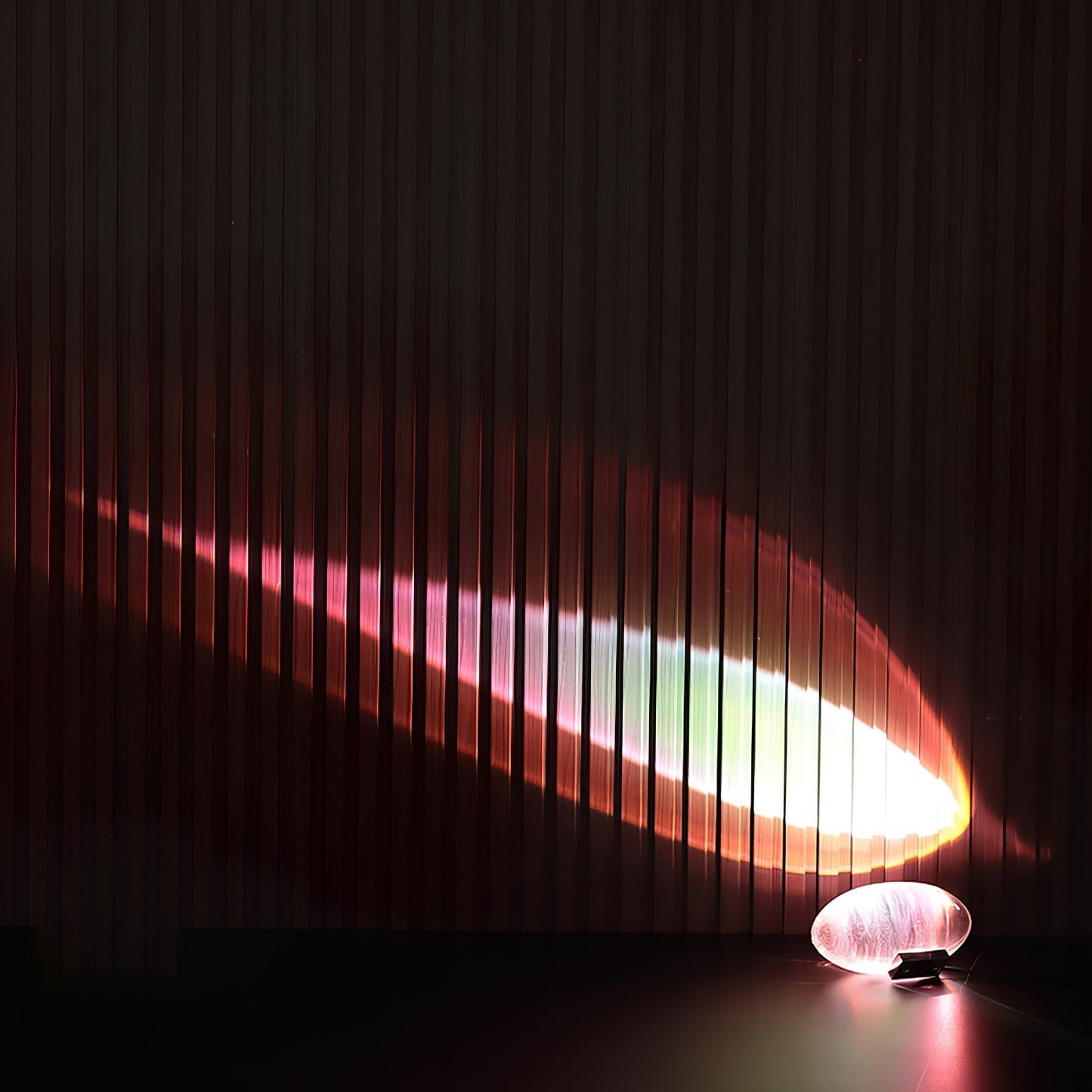 Elegancka lampa stołowa z kryształową soczewką – nastrojowy klimat światła i różnorodne tryby LED