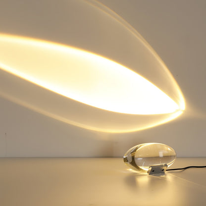 Elegancka lampa stołowa z kryształową soczewką – nastrojowy klimat światła i różnorodne tryby LED