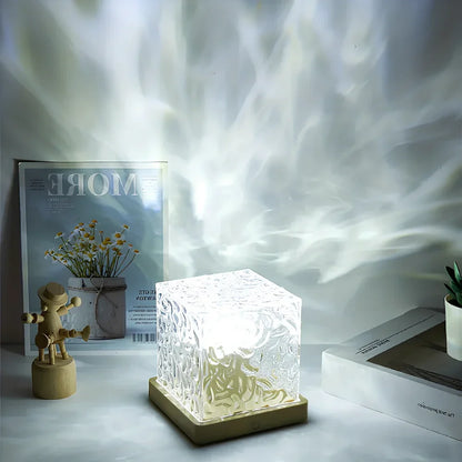 Cubo – A cube-shaped lamp with prismatic light