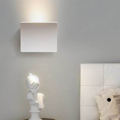 Minimalistyczna Lampa Ścienna LED do Sypialni – Prosta, Nowoczesna i Funkcjonalna