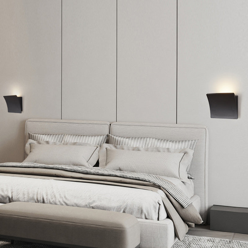 Minimalistyczna Lampa Ścienna LED do Sypialni – Prosta, Nowoczesna i Funkcjonalna
