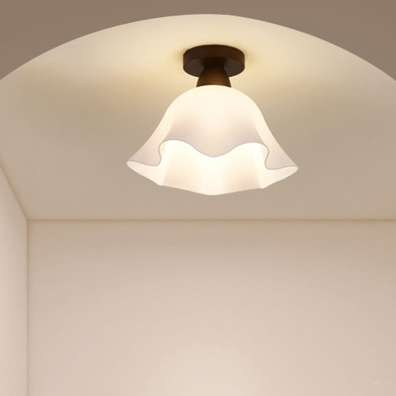 Minimalistyczna skandynawska lampa sufitowa – Drewno i szkło – Biała – (1 źródło światła)