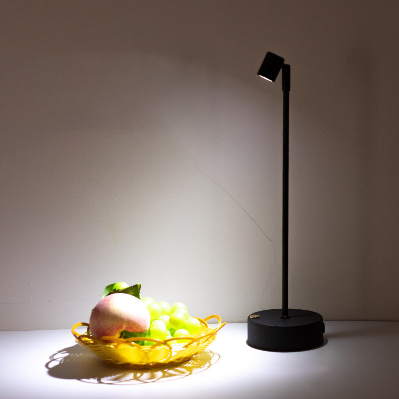 Stylowa minimalistyczna lampa stołowa LED z żelaza – dostępna w wariantach 1, 2 lub 4 punktów świetlnych