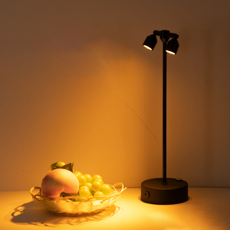 Stylowa minimalistyczna lampa stołowa LED z żelaza – dostępna w wariantach 1, 2 lub 4 punktów świetlnych