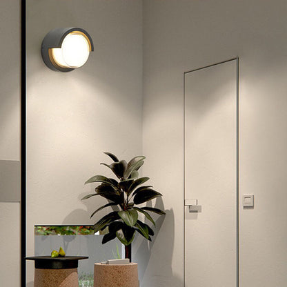 Outdoor LED Wall Lamp – Minimalist design, available in round or square versions and in small and large sizes