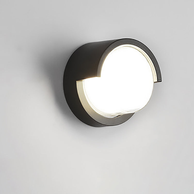 Outdoor LED Wall Lamp – Minimalist design, available in round or square versions and in small and large sizes
