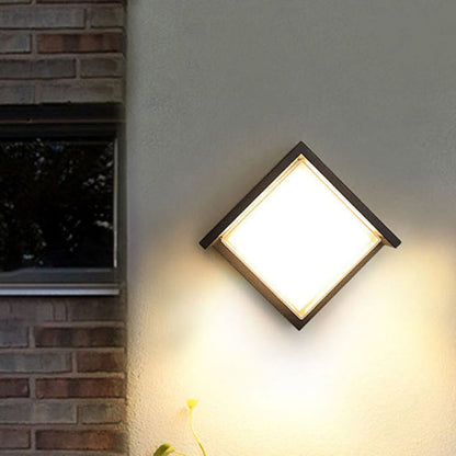 Outdoor LED Wall Lamp – Minimalist design, available in round or square versions and in small and large sizes