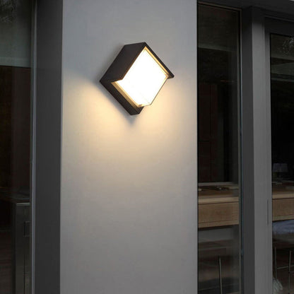 Outdoor LED Wall Lamp – Minimalist design, available in round or square versions and in small and large sizes