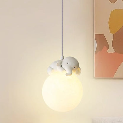 Biała lampa wisząca w minimalistycznym stylu z motywem kreskówkowym i oprawką G9
