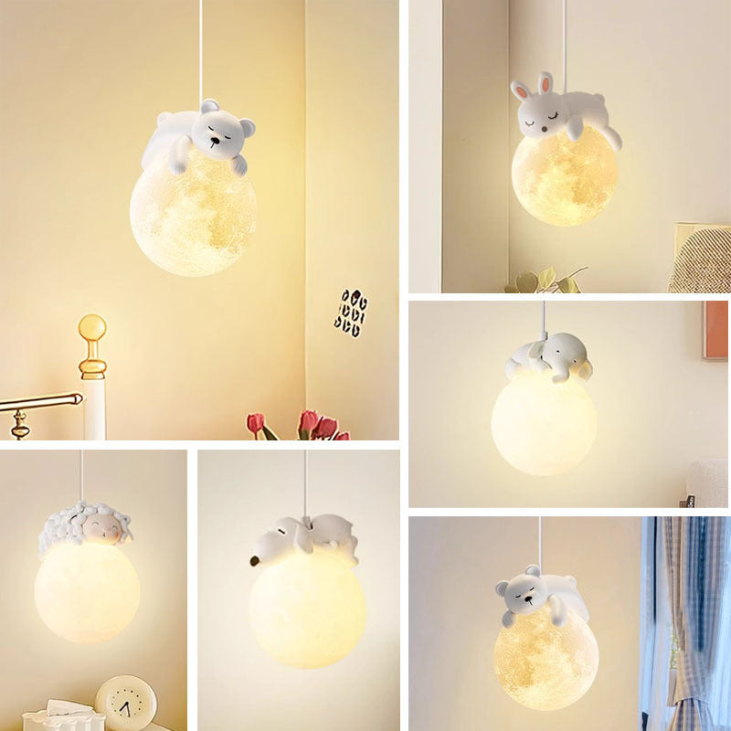 Biała lampa wisząca w minimalistycznym stylu z motywem kreskówkowym i oprawką G9