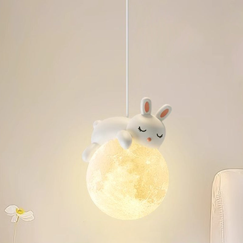Biała lampa wisząca w minimalistycznym stylu z motywem kreskówkowym i oprawką G9