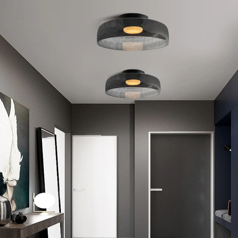 Nowoczesna, designerska lampa sufitowa ze szkła – stylowy akcent do każdego wnętrza