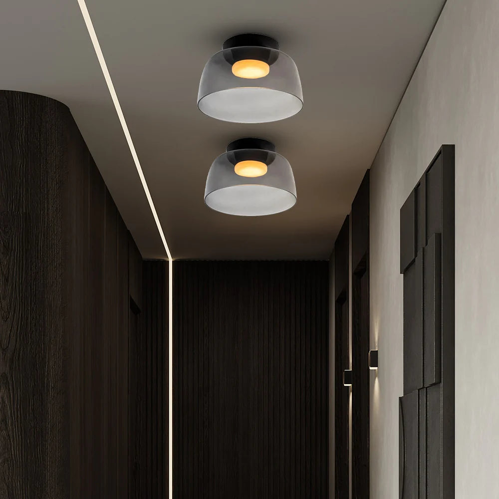 Nowoczesna, designerska lampa sufitowa ze szkła – stylowy akcent do każdego wnętrza