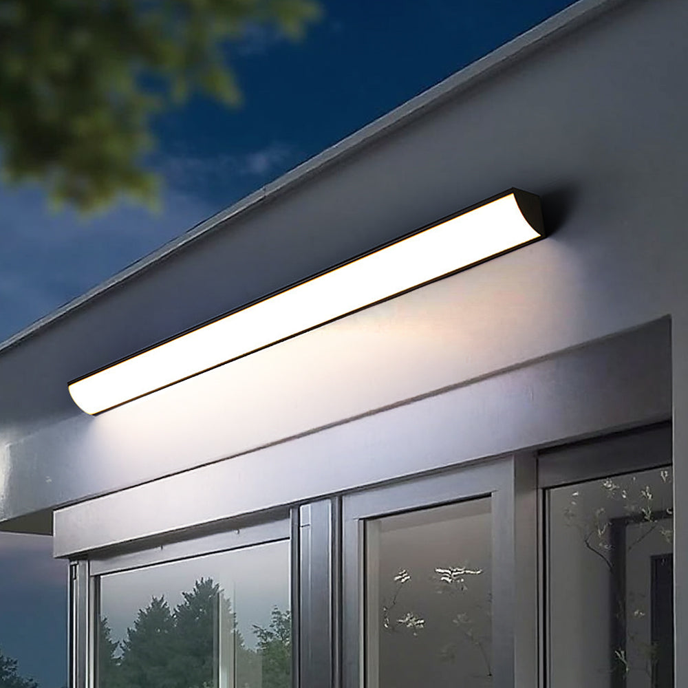 Stylish Outdoor LED Wall Lamp – Slim Design, IP65