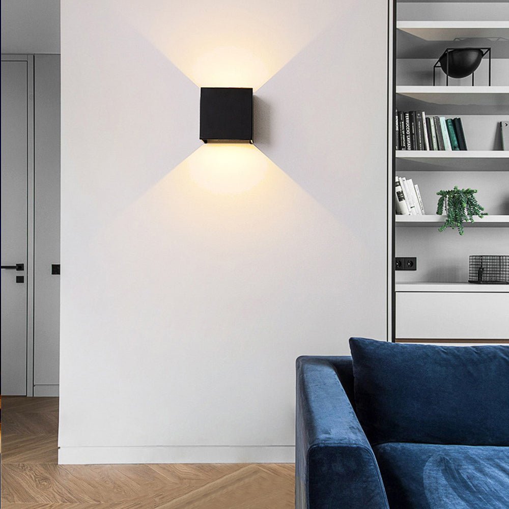 Kabo – Designerska Lampa Ścienna z Czujnikiem Ruchu i Minimalistycznym Projektem