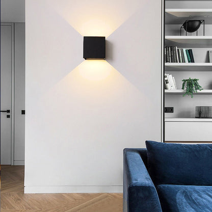 Kabo – Designerska Lampa Ścienna z Czujnikiem Ruchu i Minimalistycznym Projektem