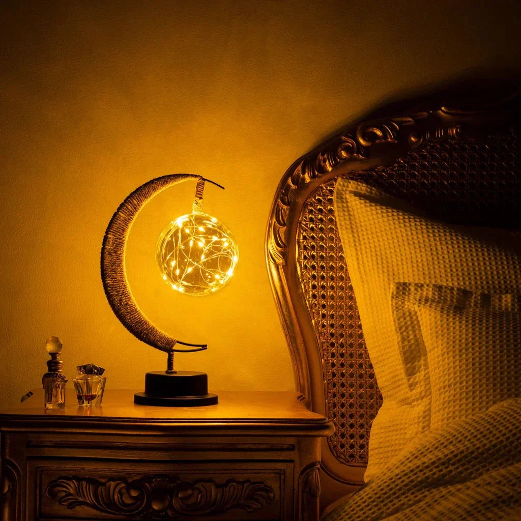 Elegancka Klimatyczna Lampa Stołowa LED ze Szkła w Kształcie Księżyca z Ciepłym Światłem