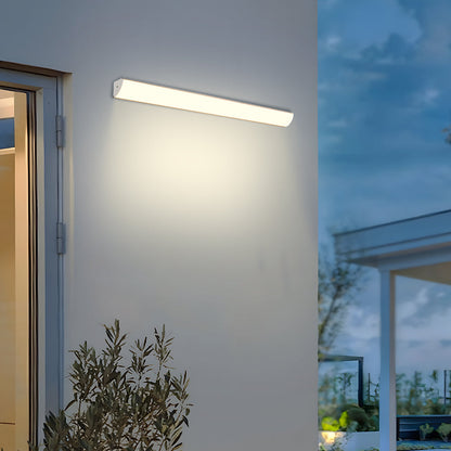 Stylish Outdoor LED Wall Lamp – Slim Design, IP65