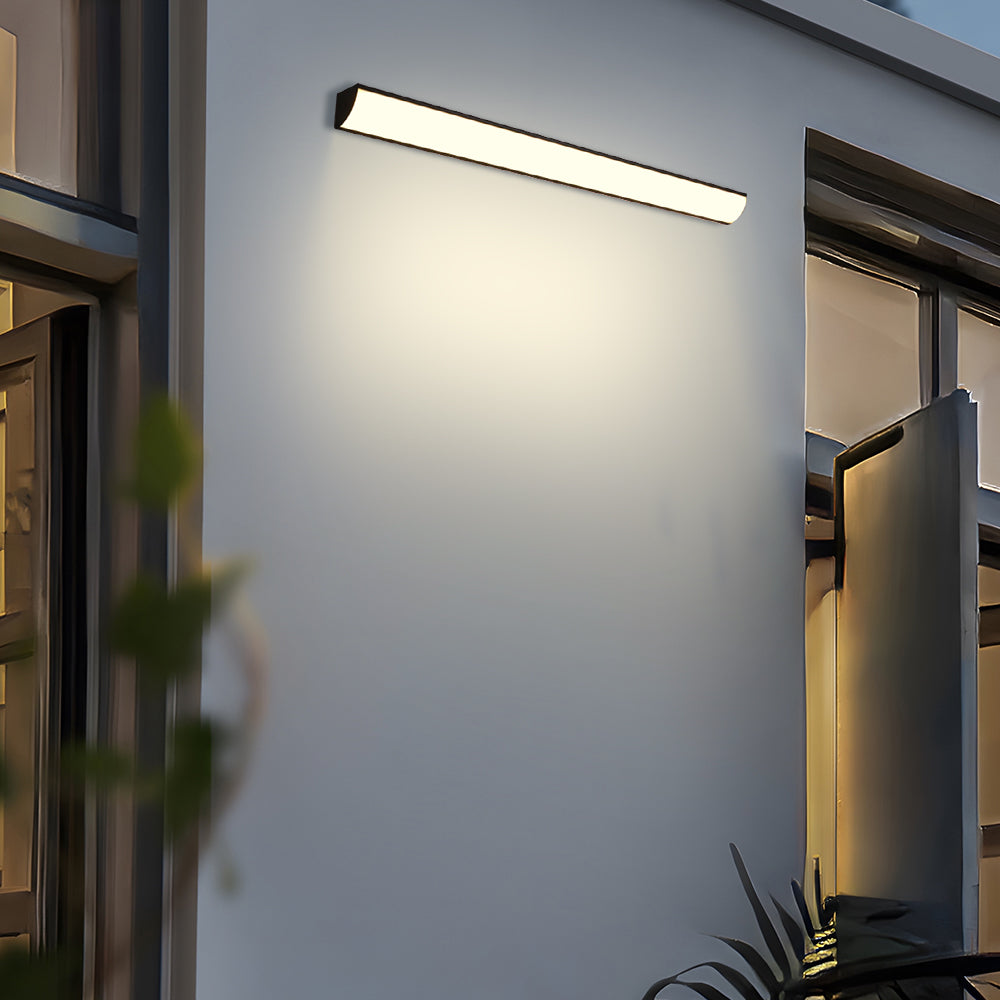 Stylish Outdoor LED Wall Lamp – Slim Design, IP65