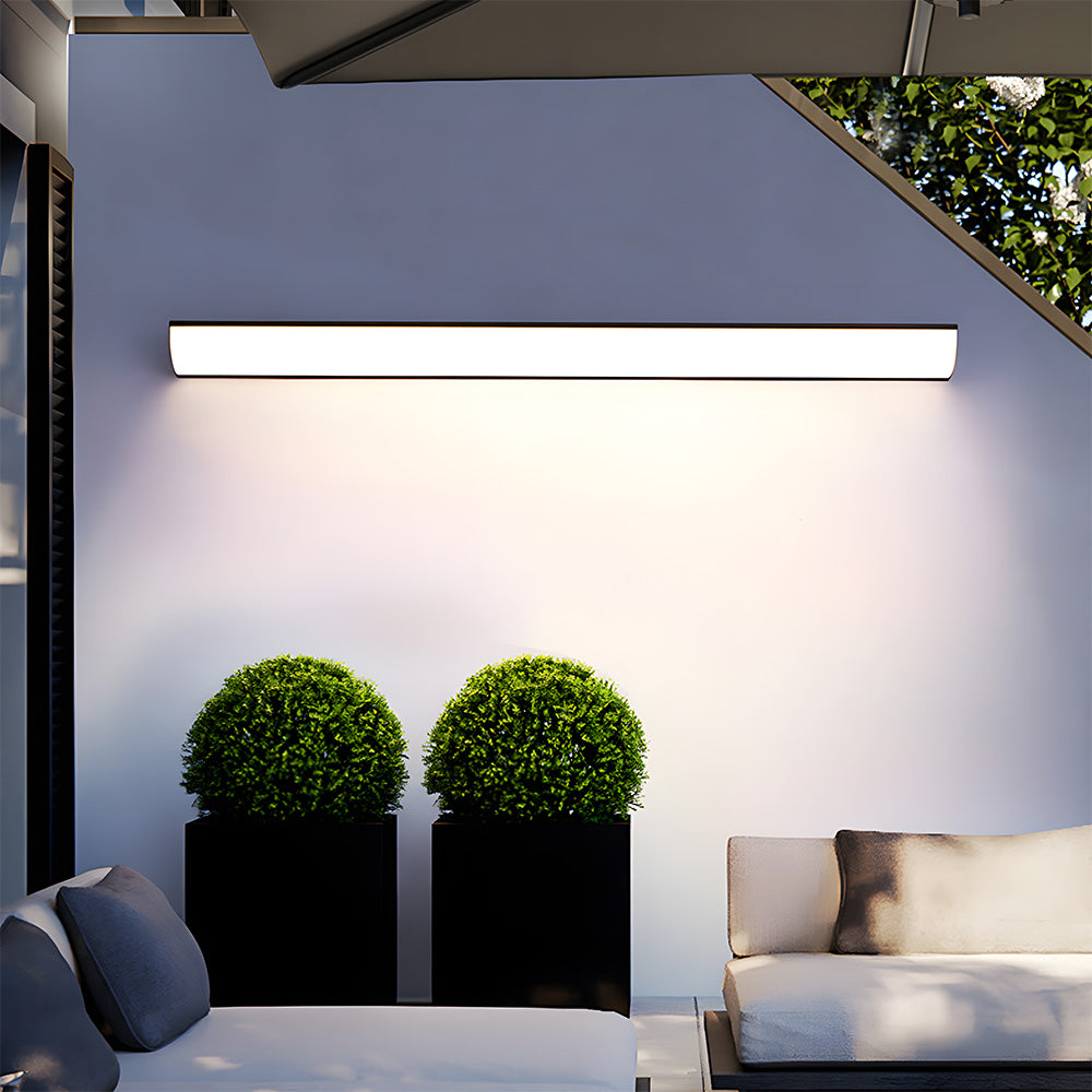 Stylish Outdoor LED Wall Lamp – Slim Design, IP65