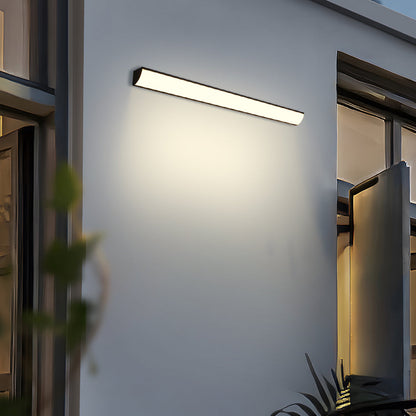Stylish Outdoor LED Wall Lamp – Slim Design, IP65