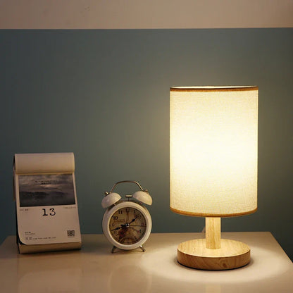 Stylowa lampa z naturalnego drewna i lnu z pilotem