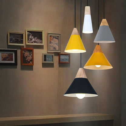 Ovia – Skandynawska Lampa Wisząca z Drewna i Aluminium, minimalistyczny design