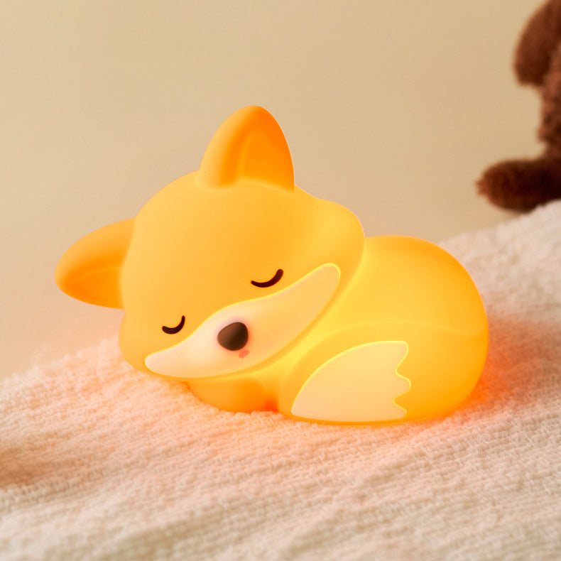 Foxy – lisia lampka nocna z LED i obsługą stukania