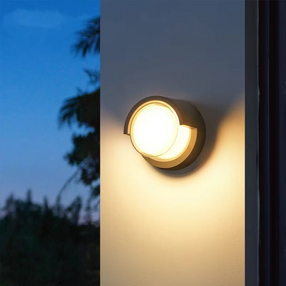 Kölby – Stylowa zewnętrzna lampa ścienna z czujnikiem ruchu